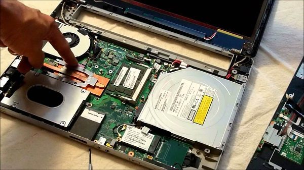 Nguyên nhân và cách khắc phục Laptop tự tắt và khởi động lại